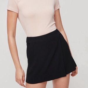 Aritzia Babaton black Hikaru Skort